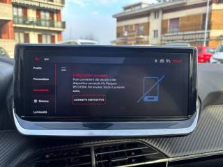 PEUGEOT 208 usata, con Sedile posteriore sdoppiato