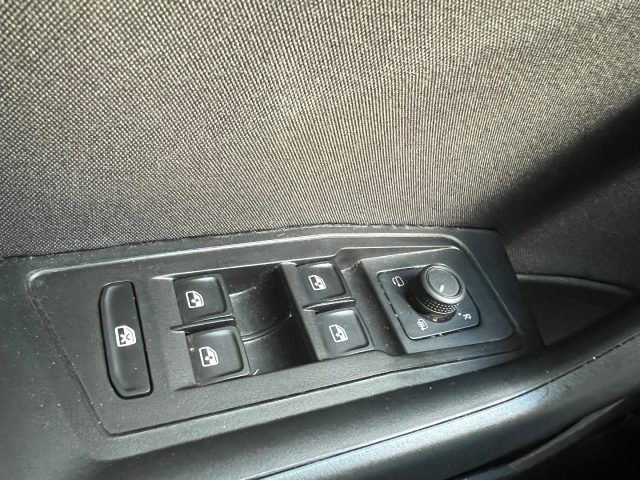 VOLKSWAGEN T-Roc usata, con Fari LED