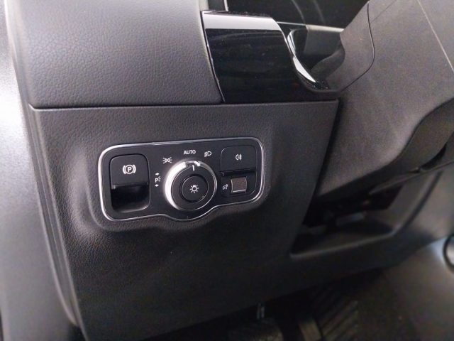 MERCEDES-BENZ B 180 usata, con Interni in pelle