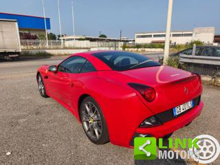 FERRARI California usata, con Sensori di parcheggio anteriori