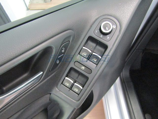 VOLKSWAGEN Golf usata, con Bracciolo