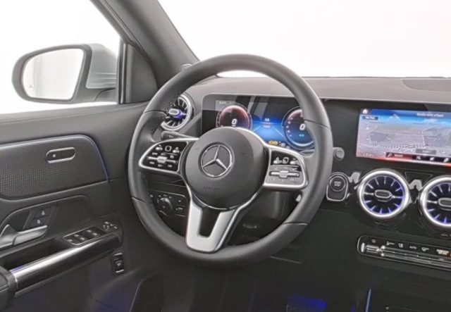 MERCEDES-BENZ EQA usata, con Servosterzo