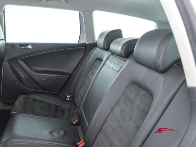 VOLKSWAGEN Passat usata 9