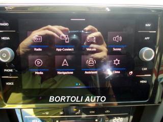VOLKSWAGEN Passat Variant usata, con Fari LED
