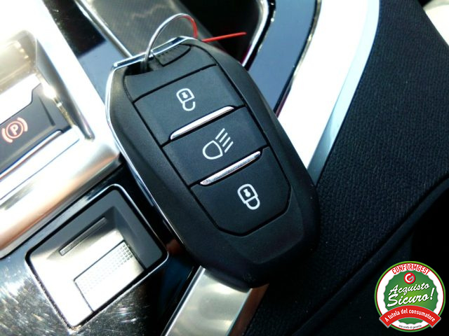 PEUGEOT 3008 usata, con Touch screen