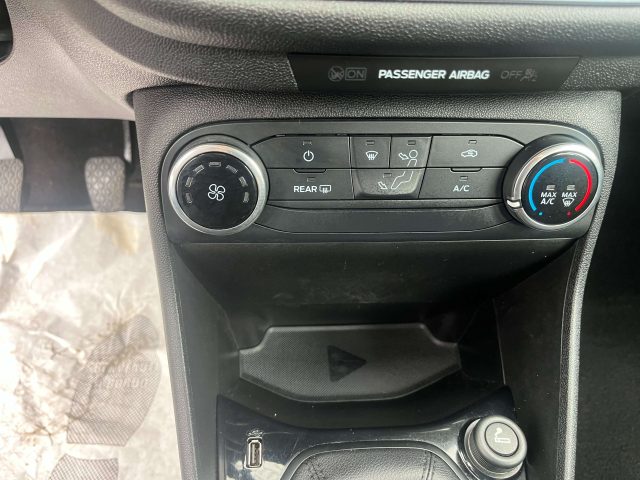 FORD Fiesta usata, con Autoradio