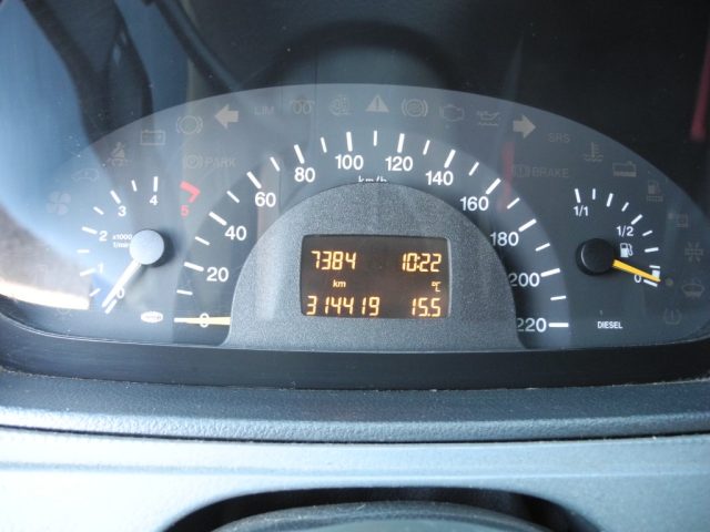 MERCEDES-BENZ Vito usata, con Servosterzo