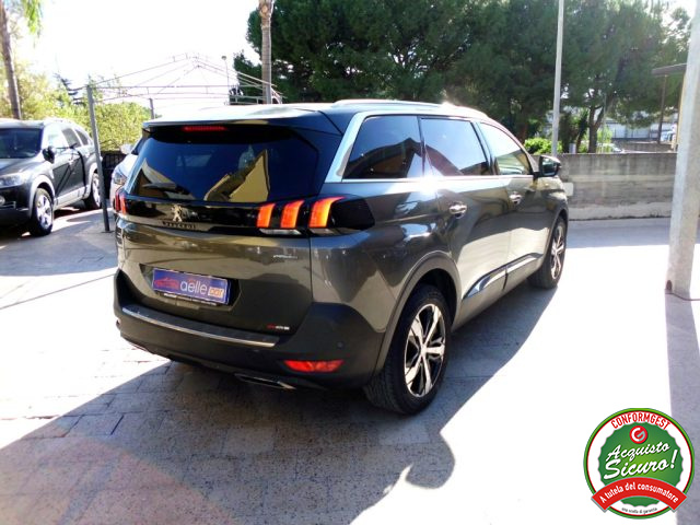 PEUGEOT 5008 usata, con Cerchi in lega