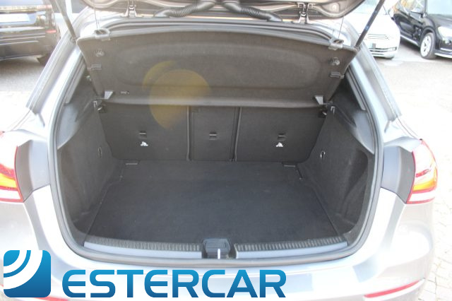 MERCEDES-BENZ A 180 usata, con Volante in pelle