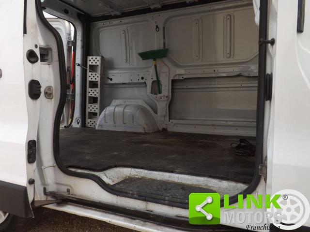 OPEL Vivaro usata 36