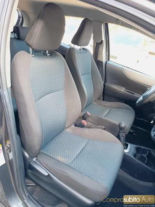 TOYOTA Yaris usata, con Sedile posteriore sdoppiato