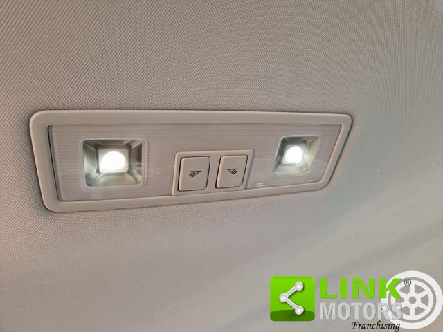 VOLKSWAGEN Passat Variant usata, con Volante multifunzione