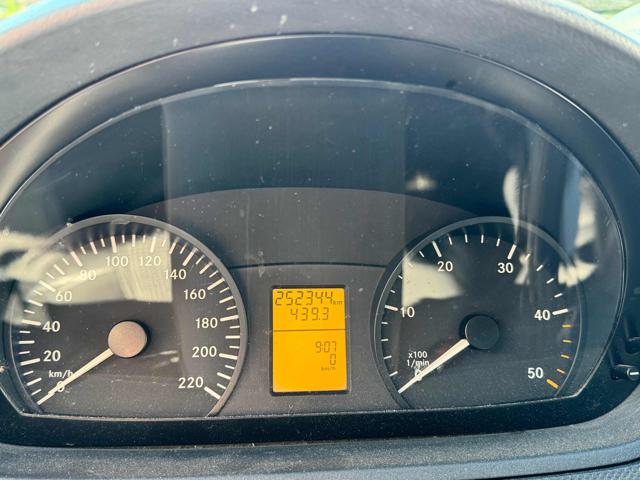 MERCEDES-BENZ Vito usata, con Gancio traino