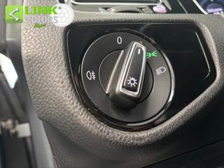 VOLKSWAGEN Golf usata, con Touch screen