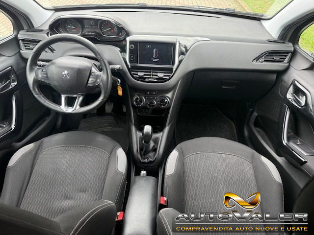 PEUGEOT 208 usata, con Boardcomputer