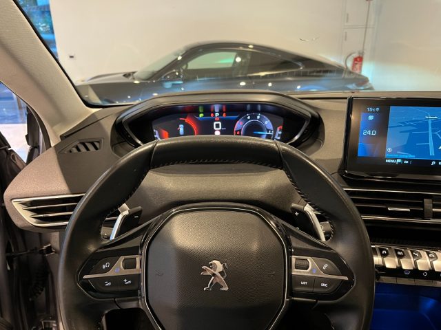 PEUGEOT 5008 usata, con Autoradio
