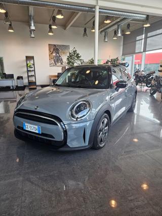 MINI Cooper 1.5 Cooper Business 5 porte
