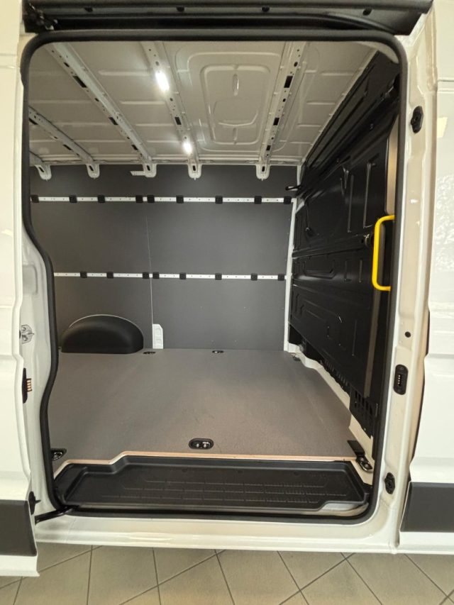 VOLKSWAGEN Crafter usata, con Sensore di luce