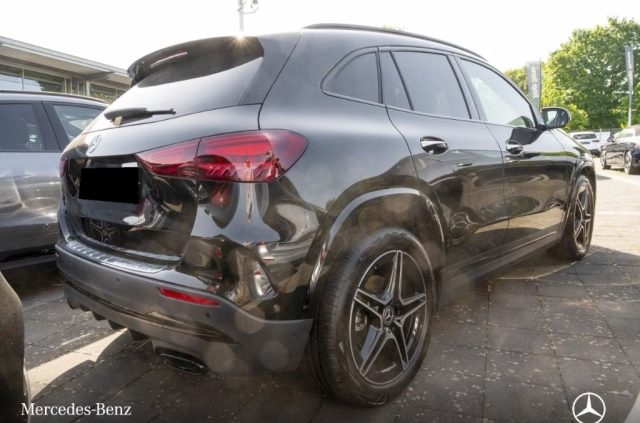 MERCEDES-BENZ GLA 180 usata, con Airbag