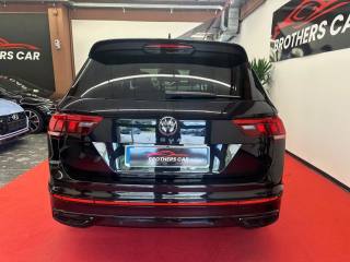 VOLKSWAGEN Tiguan usata, con Autoradio