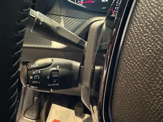 PEUGEOT 208 usata, con Sedile posteriore sdoppiato