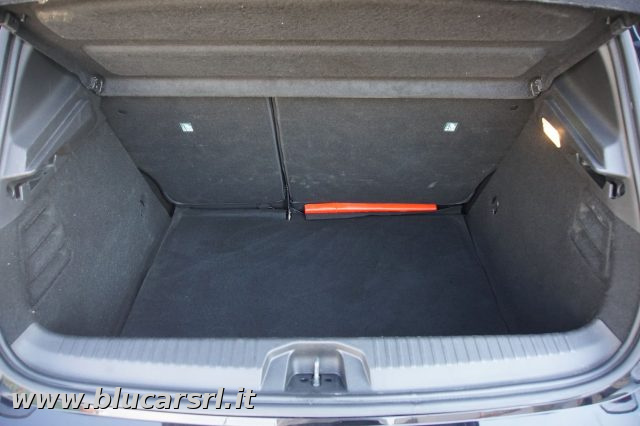 RENAULT Clio usata, con Sedile posteriore sdoppiato