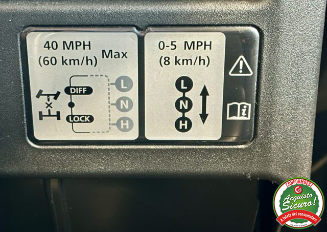 LAND ROVER Defender usata 16