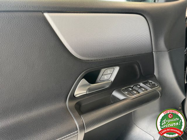 MERCEDES-BENZ GLB 180 usata, con Cerchi in lega