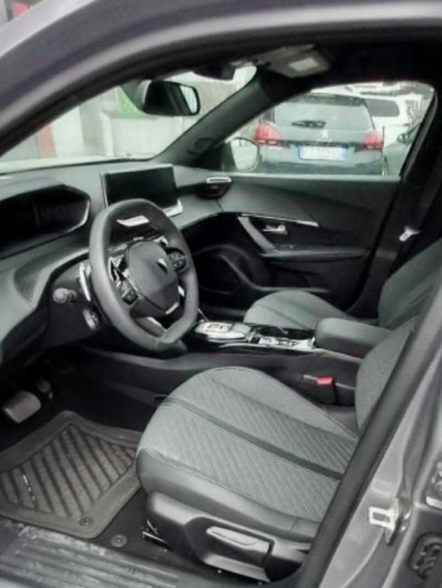 PEUGEOT 2008 usata, con Boardcomputer