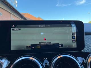 MERCEDES-BENZ GLB 200 usata, con Controllo trazione