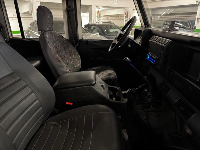 LAND ROVER Defender usata 15