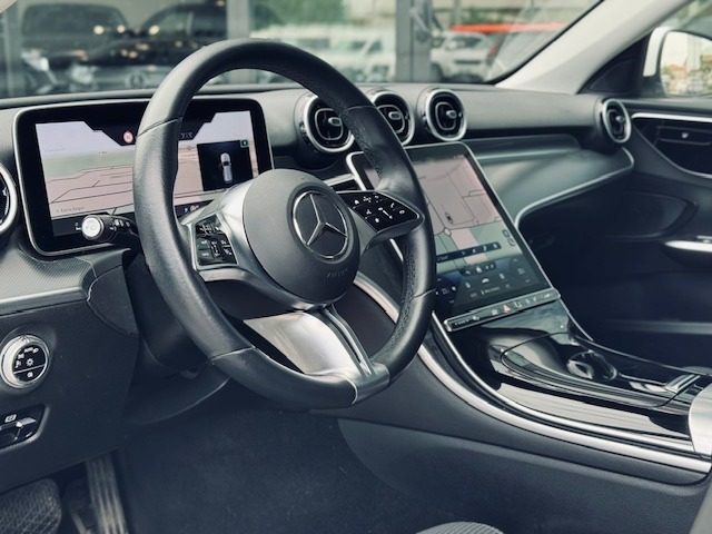 MERCEDES-BENZ C 220 usata, con Boardcomputer