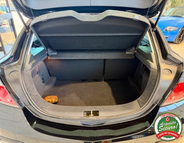 OPEL Astra usata, con Volante in pelle
