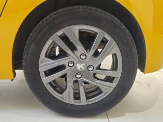PEUGEOT 208 usata, con USB
