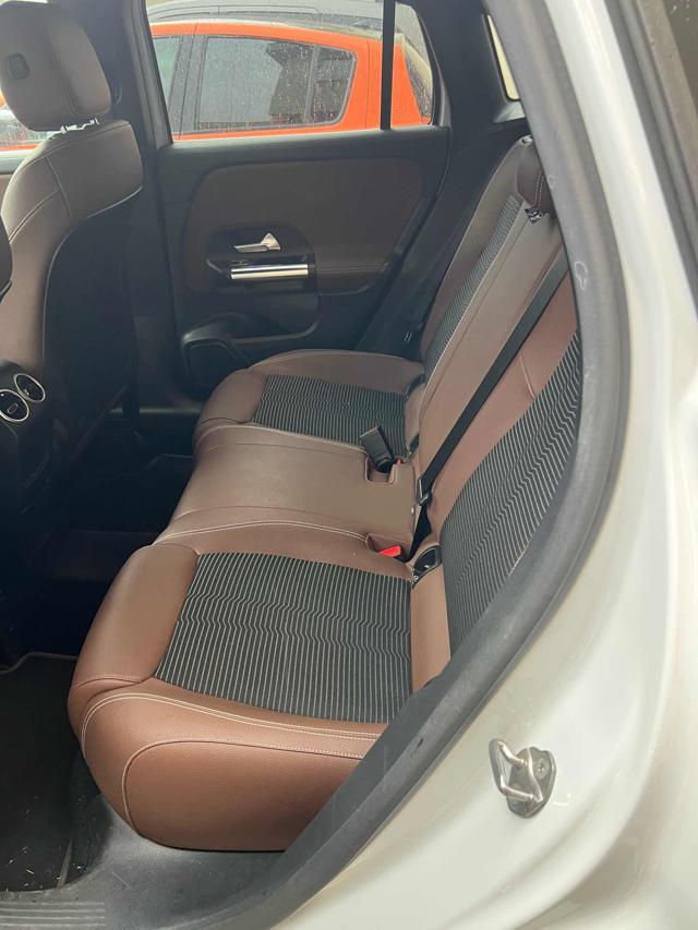 MERCEDES-BENZ GLA 200 usata 13