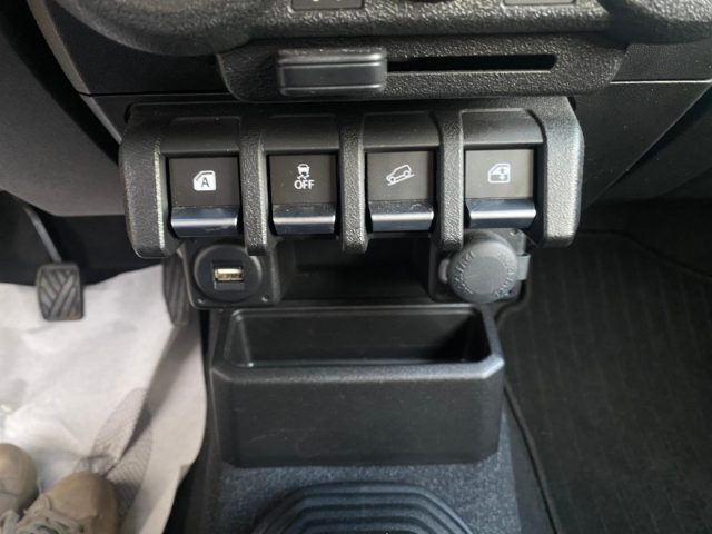 SUZUKI Jimny usata, con Servosterzo