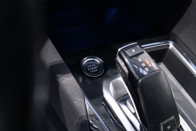 PEUGEOT 3008 usata, con Autoradio digitale