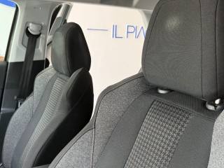PEUGEOT 3008 usata, con Volante multifunzione