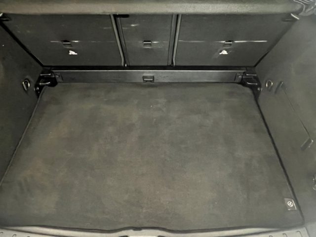 MERCEDES-BENZ GLA 180 usata, con Cerchi in lega