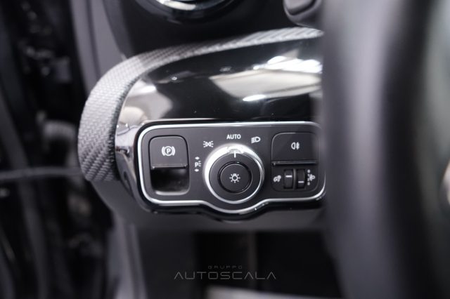 MERCEDES-BENZ A 180 usata, con Controllo automatico clima