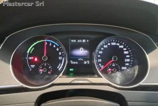 VOLKSWAGEN Passat usata, con Park Distance Control