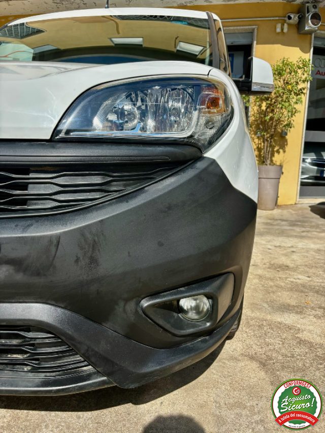 FIAT Doblo usata, con Luci diurne LED
