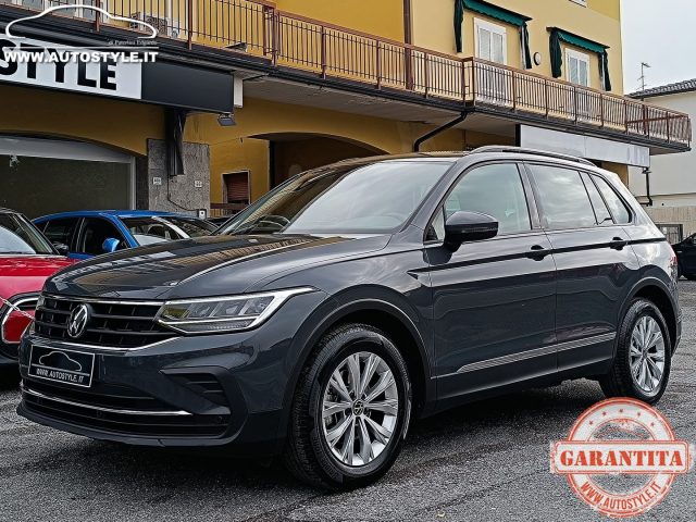 VOLKSWAGEN Tiguan usata, con Leve al volante