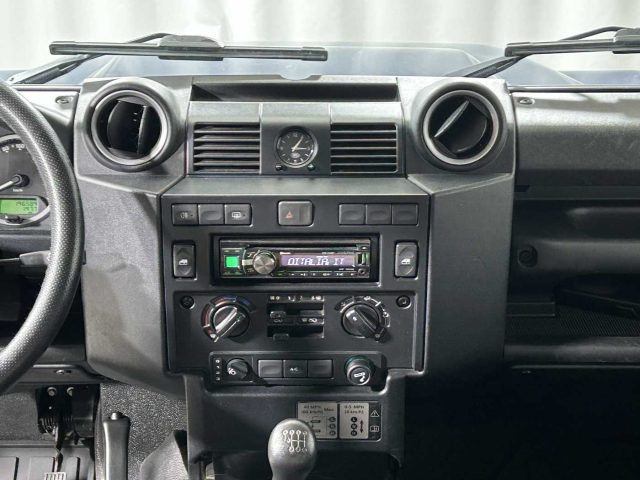 LAND ROVER Defender usata 12