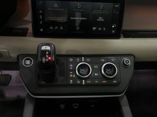 LAND ROVER Defender usata, con Regolazione elettrica sedili