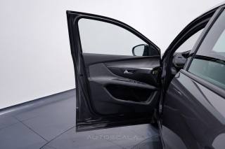 PEUGEOT 5008 usata, con Climatizzatore