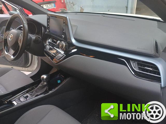 TOYOTA C-HR usata, con Autoradio digitale