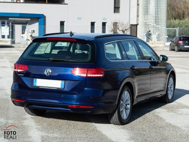 VOLKSWAGEN Passat Variant usata, con Bracciolo