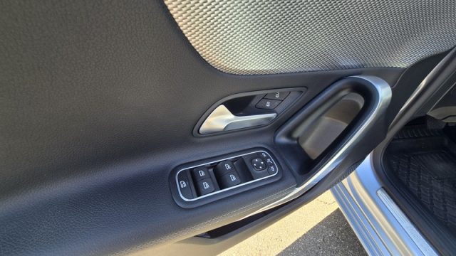 MERCEDES-BENZ A 200 usata, con Climatizzatore