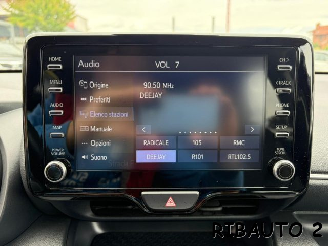 TOYOTA Yaris usata, con Autoradio